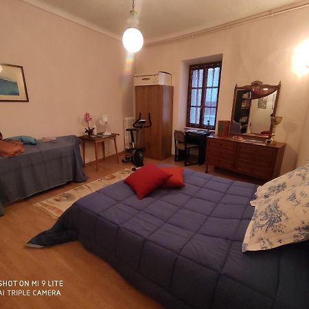 Ex Ostu Impero: Vino, Tartufo Ed Ospitalita Apartment La Morra Luaran gambar