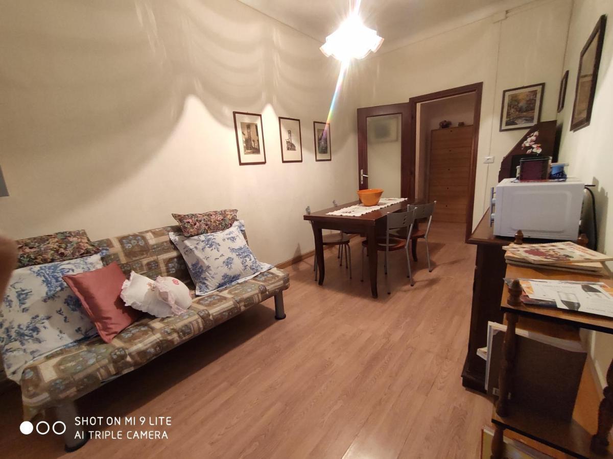 Ex Ostu Impero: Vino, Tartufo Ed Ospitalita Apartment La Morra Luaran gambar