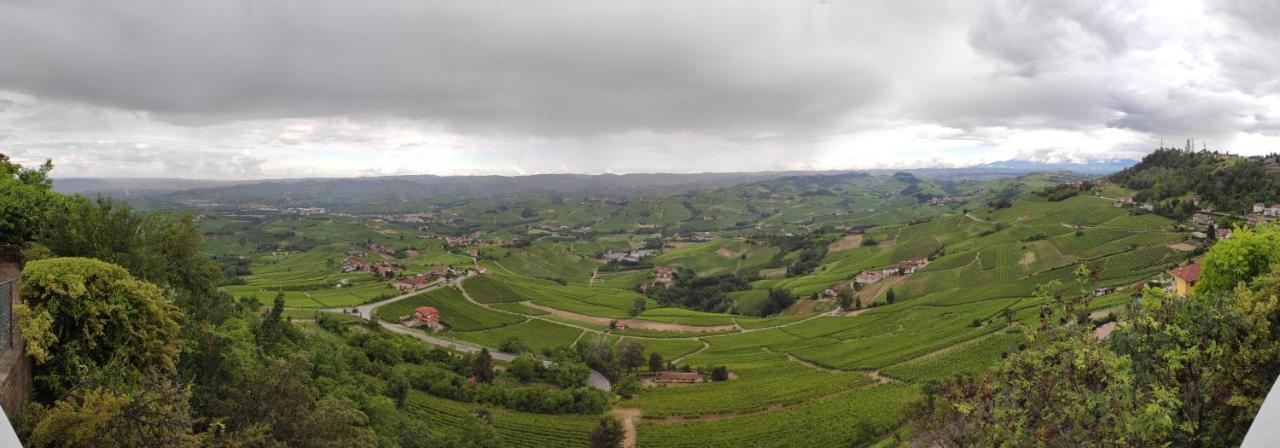 Ex Ostu Impero: Vino, Tartufo Ed Ospitalita Apartment La Morra Luaran gambar
