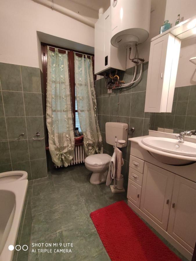 Ex Ostu Impero: Vino, Tartufo Ed Ospitalita Apartment La Morra Luaran gambar